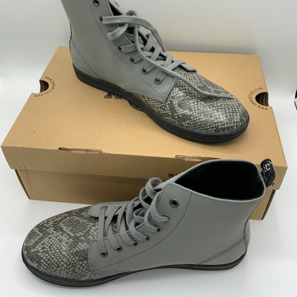 Dr. Martens Leyton Light Grey / Viper 10
